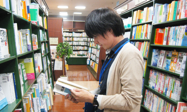 選書ツアーの様子